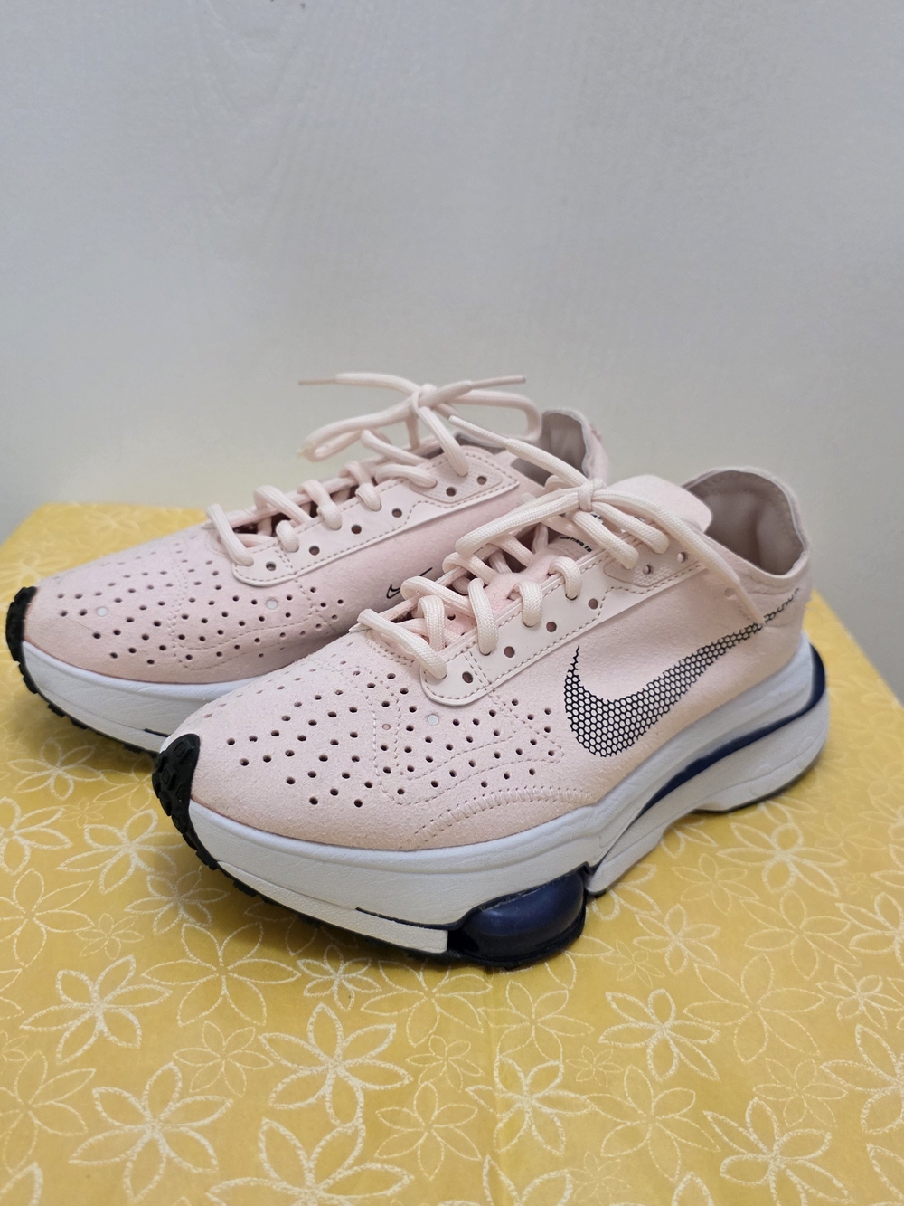 Nike Women's Sneakers CZ1151-800 in Light Pink/White